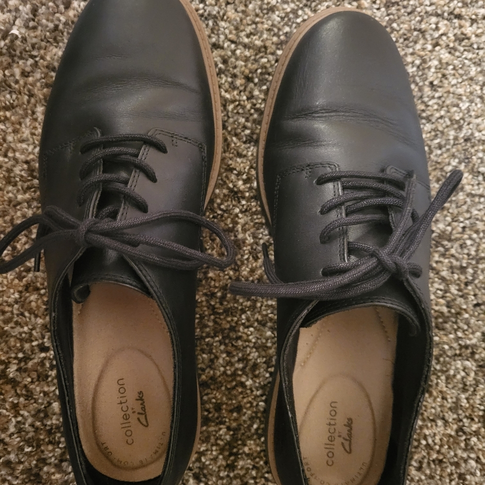 Clarks - Picture 2 of 4
